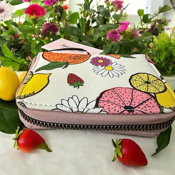 Juicy Couture Forbidden Fruit Wallet With Cream Citrus Print New With Key Charm - Picture 4 of 12